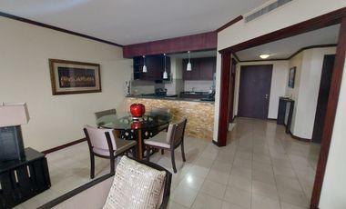 Hilton Colon, Venta Linda Suite Amoblada con Excelente Vista a la Piscina.