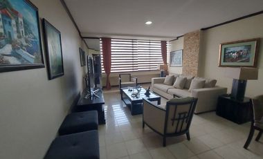 Hilton Colon, Venta Linda Suite Amoblada con Excelente Vista a la Piscina.