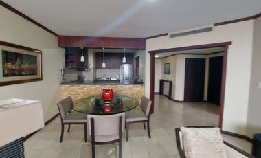 Hilton Colon, Venta Linda Suite Amoblada con Excelente Vista a la Piscina.