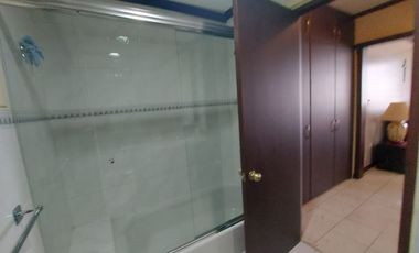 Hilton Colon, Venta Linda Suite Amoblada con Excelente Vista a la Piscina.
