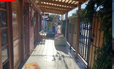 VENDE AMPLIA Y ACOGEDORA CASA EN PUDAHUEL SUR