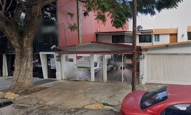 Casa en venta en la colonia Valle Dorado, Tlalnepantla
