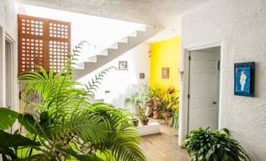 Preciosa casa de Lujo en Valle de Bravo, del lado del Santuario