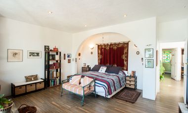 Preciosa casa de Lujo en Valle de Bravo, del lado del Santuario