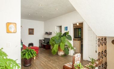 Preciosa casa de Lujo en Valle de Bravo, del lado del Santuario