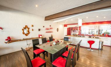 Preciosa casa de Lujo en Valle de Bravo, del lado del Santuario