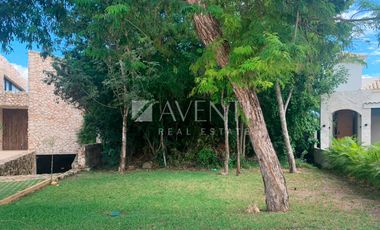 Terreno habitacional en venta en Lagos del Sol, Cancún Quintana Roo.