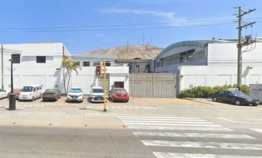VENTA DE LOCAL COMERCIAL - CHORRILLOS