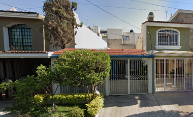 CASA A 5 MIN DEL HOSPITAL GENERAL DE OBLATOS EN LA COL CIRCUNVALACION DE OBLATOS CON 3 HABITACIOSNES