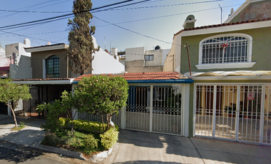 CASA A 5 MIN DEL HOSPITAL GENERAL DE OBLATOS EN LA COL CIRCUNVALACION DE OBLATOS CON 3 HABITACIOSNES