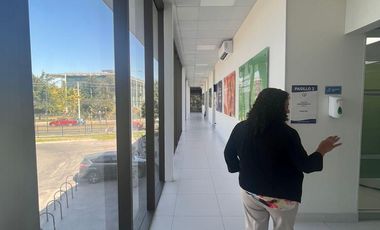 Amplio Local 350 M2 - Pedro Fontova/Huechuraba