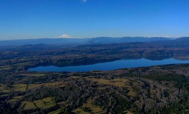Parcela en venta con vista al lago y volcán Villarrica - Huillipilún, Villarrica