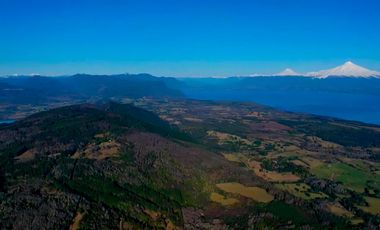 Parcela en venta con vista al lago y volcán Villarrica - Huillipilún, Villarrica