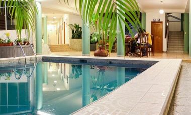 Al adquirir este hotel, estarás adquiriendo un negocio con un flujo constante de clientes y un potencial de crecimiento aún mayor, gracias al crecient