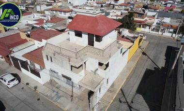 Casa en Venta en Esquina, 3 Pisos, 5 Recámaras, Al Sur de Pachuca, Hidalgo.