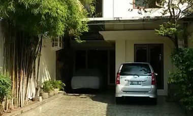 Rumah Pinggir Jalan Raya, 150 Meter Ke Kampus Binus,
