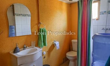 Leon Propiedades vende parcela con casa en sector las Achiras, Curacavi.