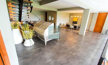 Luxurious 14-Bedroom Mansion for Sale in Maria Luisa Estate Park - A Grand Estate Awaits You!
