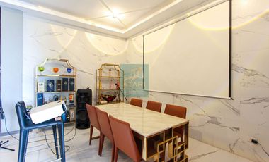 Luxurious 14-Bedroom Mansion for Sale in Maria Luisa Estate Park - A Grand Estate Awaits You!