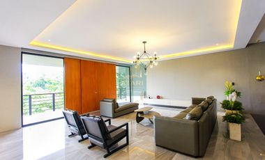 Luxurious 14-Bedroom Mansion for Sale in Maria Luisa Estate Park - A Grand Estate Awaits You!