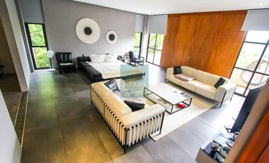 Luxurious 14-Bedroom Mansion for Sale in Maria Luisa Estate Park - A Grand Estate Awaits You!