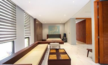 Luxurious 14-Bedroom Mansion for Sale in Maria Luisa Estate Park - A Grand Estate Awaits You!