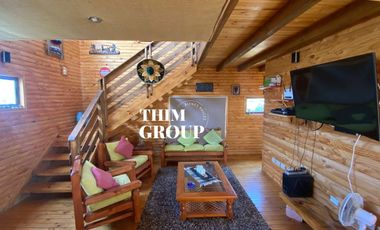 SE VENDE CASA DE 2 PISOS CON PISCINA Y QUINCHO EN CONDOMINIO OLMUE