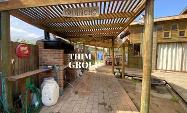 SE VENDE CASA DE 2 PISOS CON PISCINA Y QUINCHO EN CONDOMINIO OLMUE