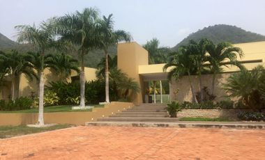 VENDO CASA DE RECREO EN GIRARDOT EN UNIDAD CERRADA