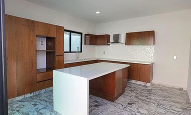 RESIDENCIA EN LOMAS DEL SOL ACABADOS LUXURY