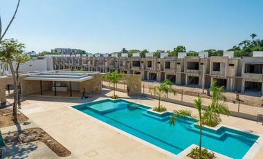 CASA DE 3 Y 4 RECAMARAS CON ALBERCA GIMNASIO Y CANCHA DE PADEL EN PTO VALLARTA JAL.