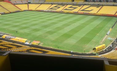 EN VENTA DE OPORTUNIDAD SUITE CENTRAL EN EL ESTADIO MONUMENTAL DE BARCELONA
