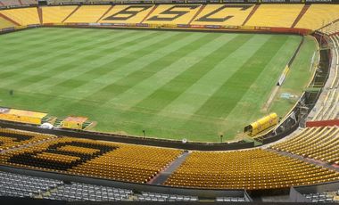 EN VENTA DE OPORTUNIDAD SUITE CENTRAL EN EL ESTADIO MONUMENTAL DE BARCELONA