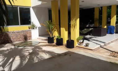 Residencia en VENTA con hermosa vista a lago natural, Yucatán Country club.