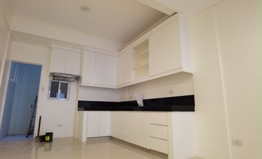 Townhouse For Sale in Diliman Quezon City with 2 car garage ,3 toilet and bath
