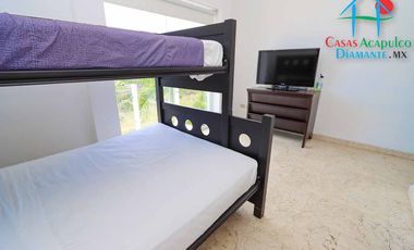 Casa en renta vacacional para 16 personas con alberca, vista al mar