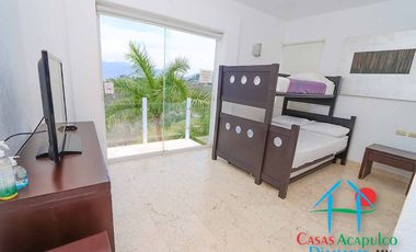 Casa en renta vacacional para 16 personas con alberca, vista al mar