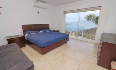 Casa en renta vacacional para 16 personas con alberca, vista al mar