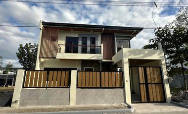 FOR SALE TWO-STOREY HOUSE AND LOT IN ANGELES CITY NEAR CLARK AND MONTCLAIR EXIT