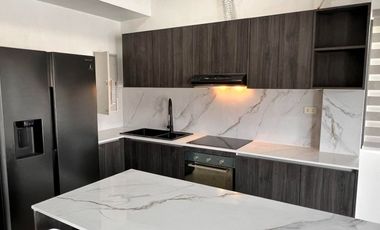 For Sale: Seafront Residences PP CODE #2785