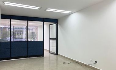 PR21569 Oficina en venta en el sector Milla de Oro