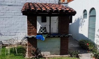 SE VENDE CASA CON DEPARTAMENTO