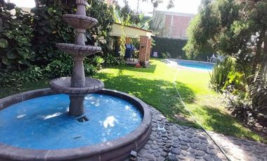 SE VENDE CASA CON DEPARTAMENTO
