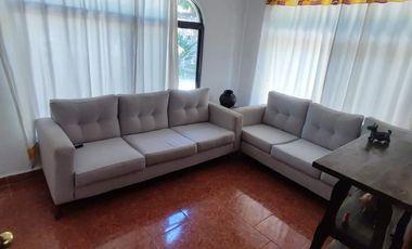 SE VENDE CASA CON DEPARTAMENTO