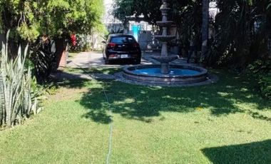 SE VENDE CASA CON DEPARTAMENTO