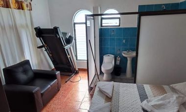 SE VENDE CASA CON DEPARTAMENTO