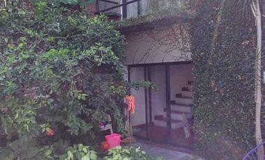 SE VENDE CASA CON DEPARTAMENTO