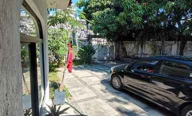 SE VENDE CASA CON DEPARTAMENTO
