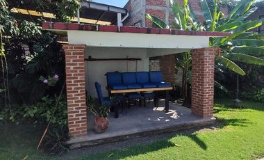 SE VENDE CASA CON DEPARTAMENTO