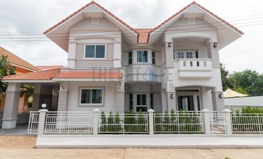 Newly Renovated 4-Bedroom House with Pool for Sale near Kad Farang